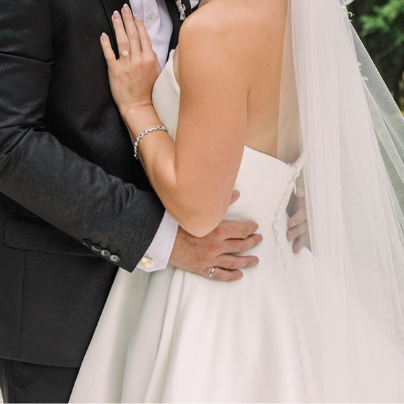 Strapless Wedding Gown with Full Skirt - Picture 4 of 5